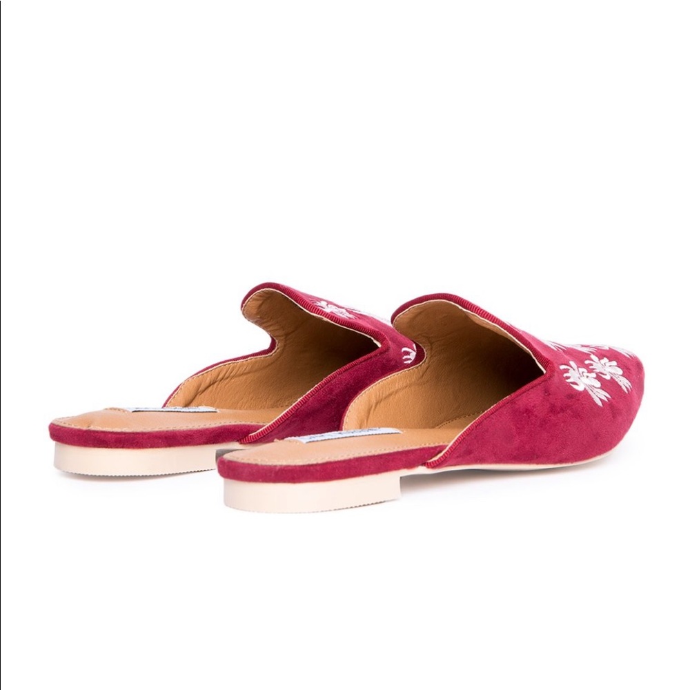 Cape Robin Wine Embroidered Suede Burlesque Western Lounge Mules 8.5 NWOT - Picture 3 of 10